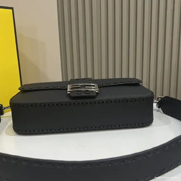 Affordable Selleria Bag Medium Black Baguette Fendi Cuoio Romano In Leather 0610